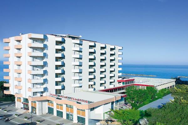 Grand Hotel Adriatico Montesilvano Marina Екстериор снимка