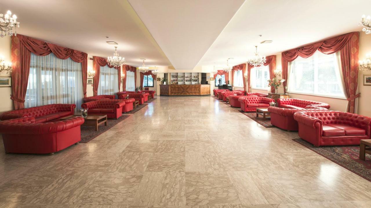 Grand Hotel Adriatico Montesilvano Marina Екстериор снимка